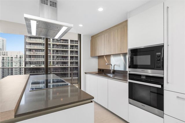 1000 Brickell Plaza 4015, Miami, FL 33131