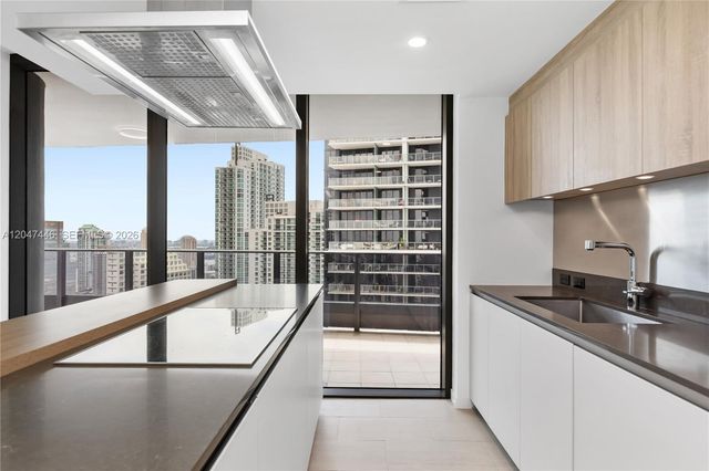 1000 Brickell Plaza 4015, Miami, FL 33131