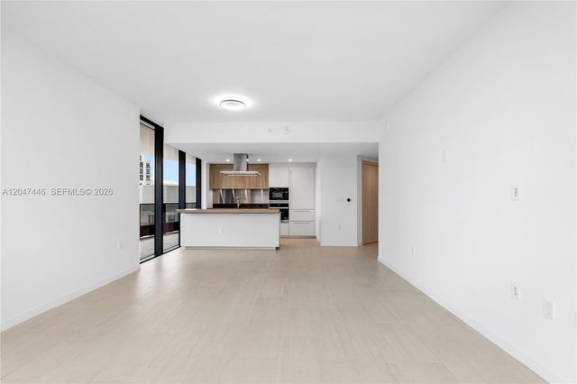 1000 Brickell Plaza 4015, Miami, FL 33131
