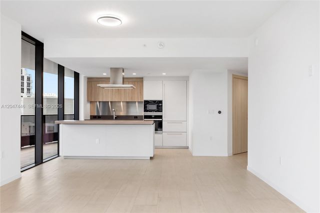 1000 Brickell Plaza 4015, Miami, FL 33131