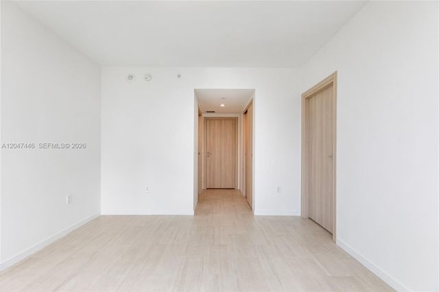 1000 Brickell Plaza 4015, Miami, FL 33131