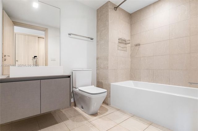 1000 Brickell Plaza 4015, Miami, FL 33131