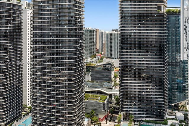 1000 Brickell Plaza 4015, Miami, FL 33131