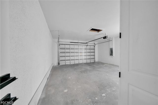 2005 Robert AVE, Alva, FL 33920