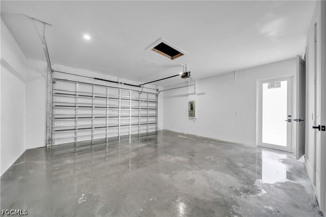 2005 Robert AVE, Alva, FL 33920