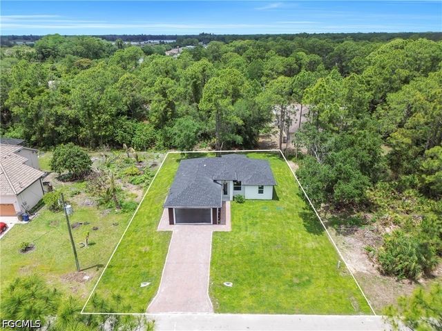 2005 Robert AVE, Alva, FL 33920