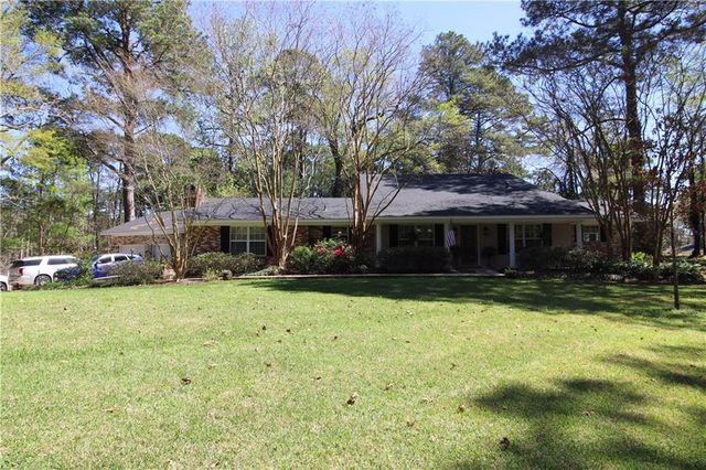216 IRIS PARK Drive, Pineville, LA 71360