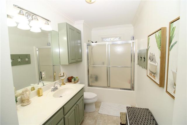 216 IRIS PARK Drive, Pineville, LA 71360