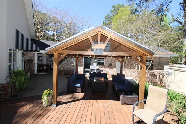 216 IRIS PARK Drive, Pineville, LA 71360