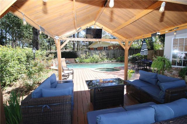 216 IRIS PARK Drive, Pineville, LA 71360