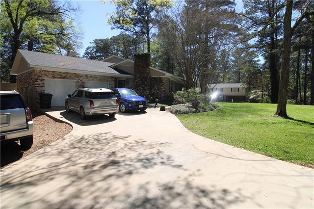 216 IRIS PARK Drive, Pineville, LA 71360