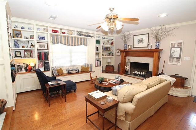 216 IRIS PARK Drive, Pineville, LA 71360