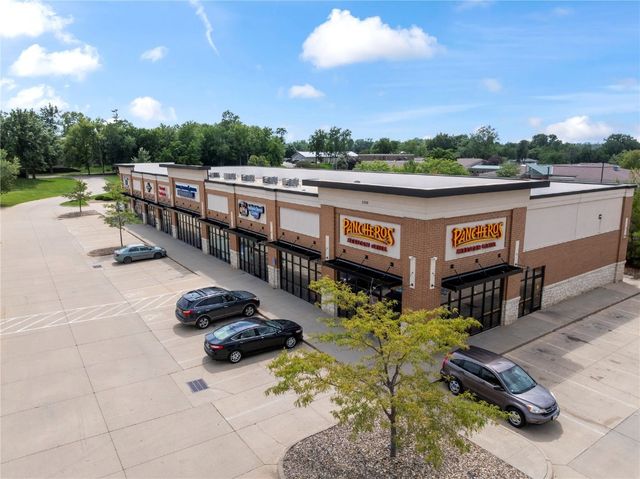 5350 Kirkwood Boulevard SW 3, Cedar Rapids, IA 52404