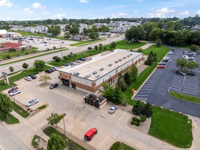 5350 Kirkwood Boulevard SW 3, Cedar Rapids, IA 52404