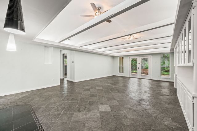 405 Chandler Lake Road, Fort Worth, TX 76103