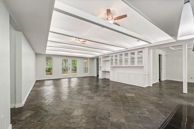 405 Chandler Lake Road, Fort Worth, TX 76103