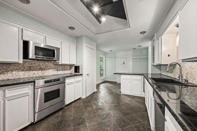 405 Chandler Lake Road, Fort Worth, TX 76103