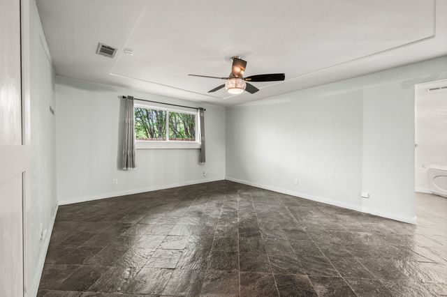 405 Chandler Lake Road, Fort Worth, TX 76103