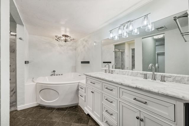 405 Chandler Lake Road, Fort Worth, TX 76103