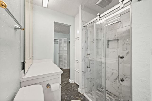 405 Chandler Lake Road, Fort Worth, TX 76103