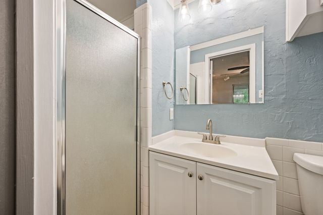 405 Chandler Lake Road, Fort Worth, TX 76103