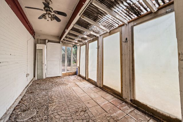 405 Chandler Lake Road, Fort Worth, TX 76103