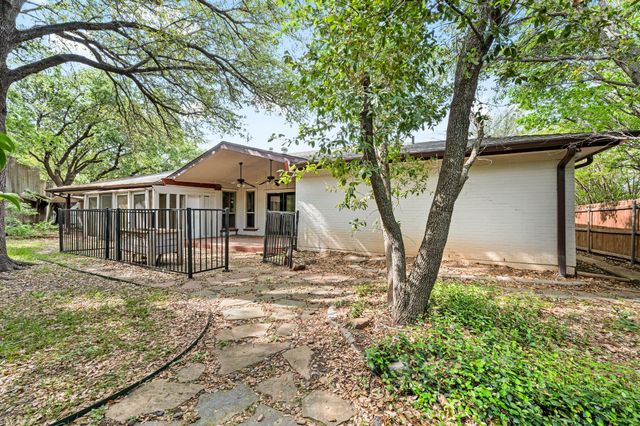 405 Chandler Lake Road, Fort Worth, TX 76103