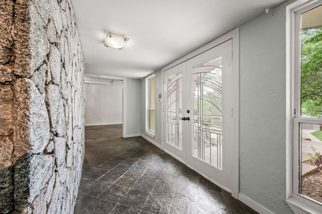 405 Chandler Lake Road, Fort Worth, TX 76103