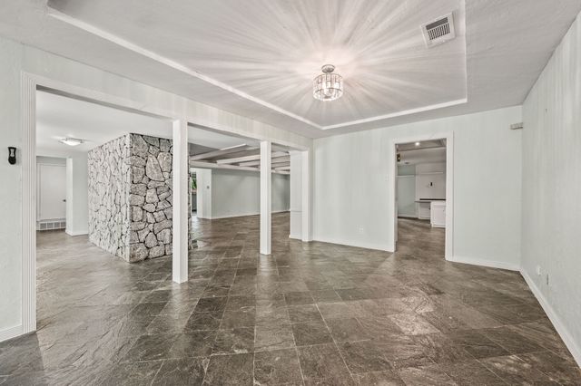 405 Chandler Lake Road, Fort Worth, TX 76103