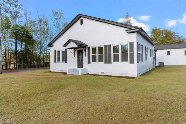 401 Julius Chambers Avenue, Mount Gilead, NC 27306