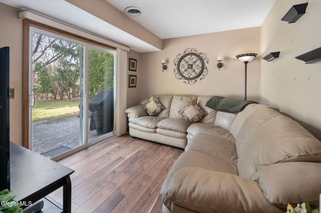 2 Cartwheel Drive, Scotia, NY 12302