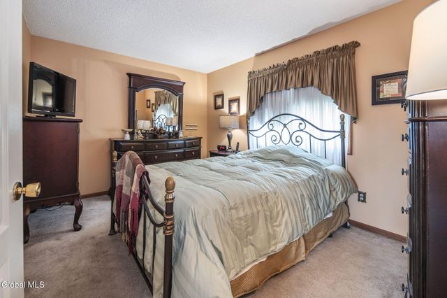 2 Cartwheel Drive, Scotia, NY 12302