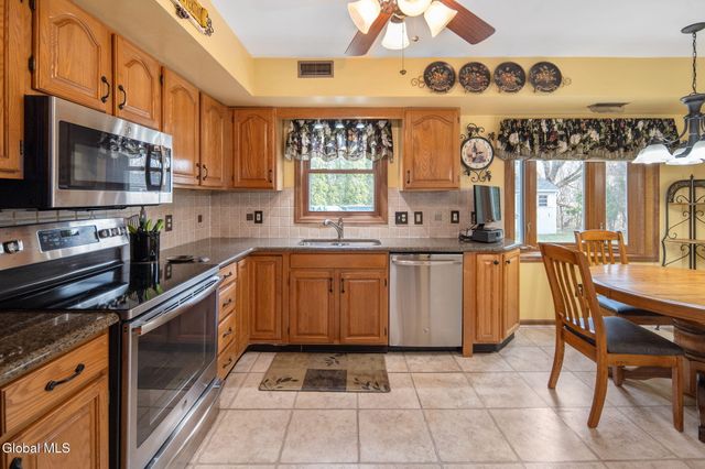 2 Cartwheel Drive, Scotia, NY 12302