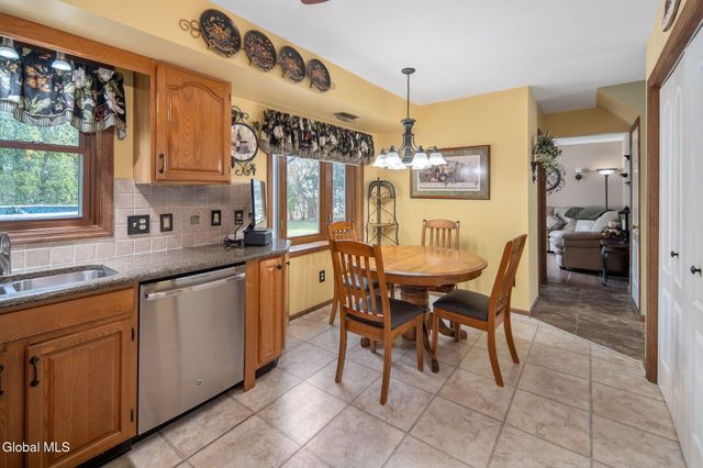 2 Cartwheel Drive, Scotia, NY 12302