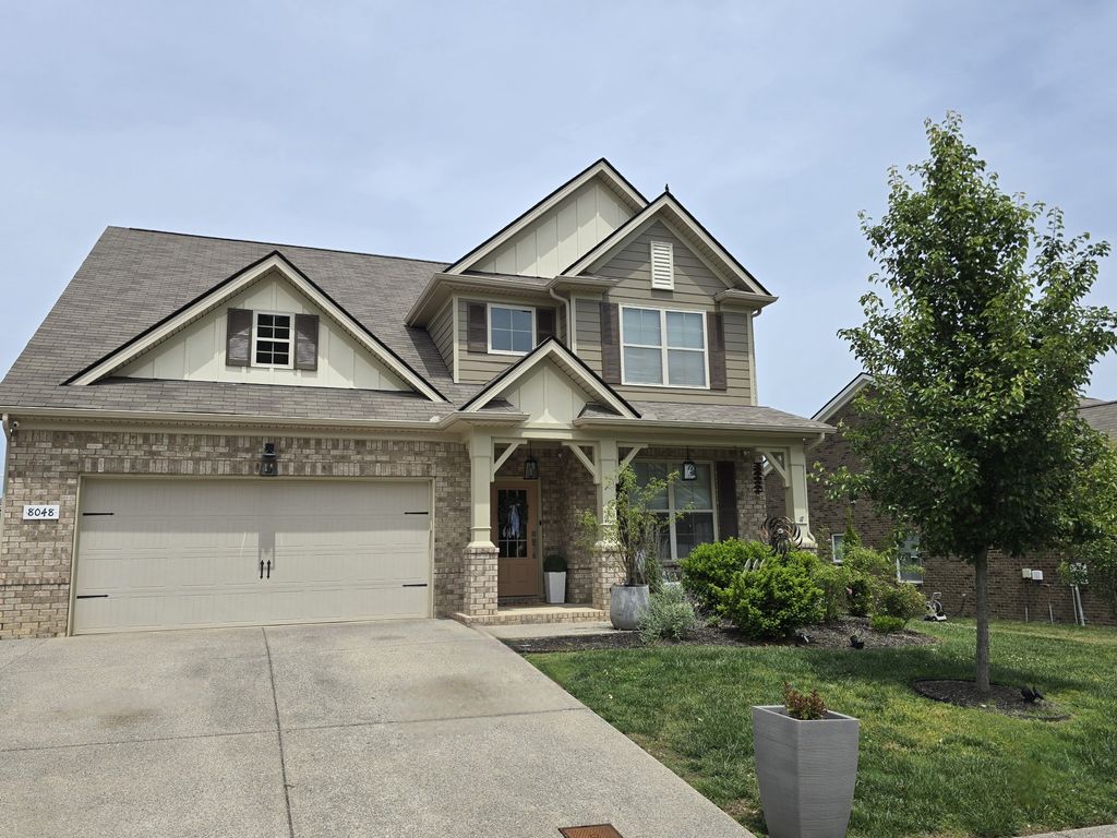 8048 Forest Hills Dr, Spring Hill, TN 37174