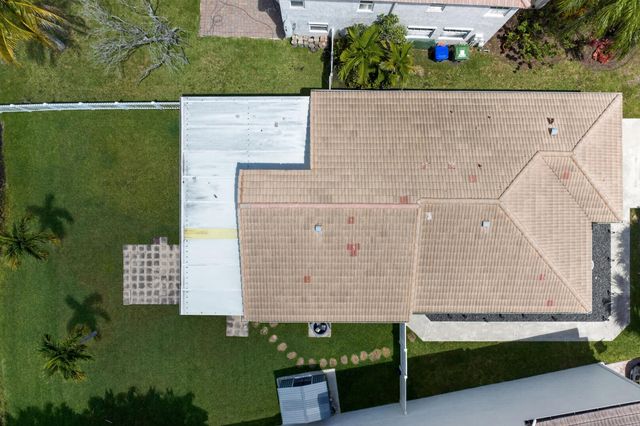 1489 NW 153rd Avenue, Pembroke Pines, FL 33028