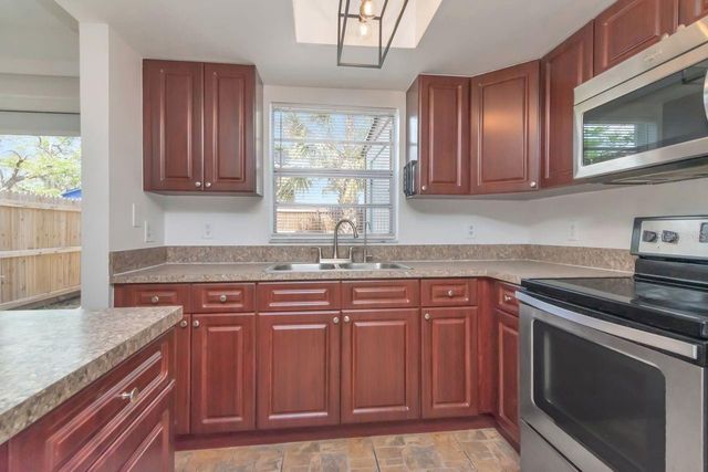 5166 TENNIS COURT CIRCLE 52, Tampa, FL 33617