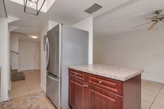 5166 TENNIS COURT CIRCLE 52, Tampa, FL 33617