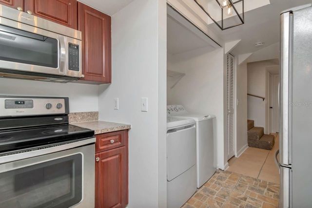 5166 TENNIS COURT CIRCLE 52, Tampa, FL 33617