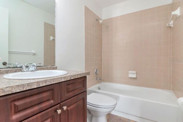 5166 TENNIS COURT CIRCLE 52, Tampa, FL 33617