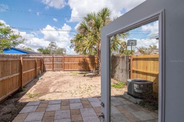 5166 TENNIS COURT CIRCLE 52, Tampa, FL 33617