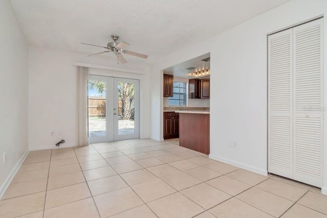 5166 TENNIS COURT CIRCLE 52, Tampa, FL 33617