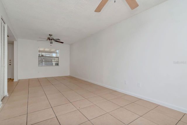 5166 TENNIS COURT CIRCLE 52, Tampa, FL 33617