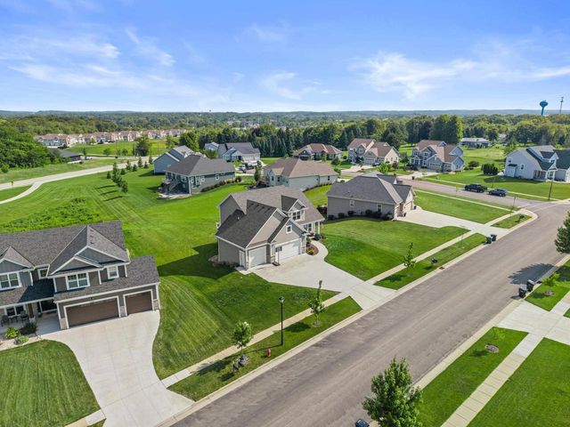 1330 Regees ROAD, Mukwonago, WI 53149