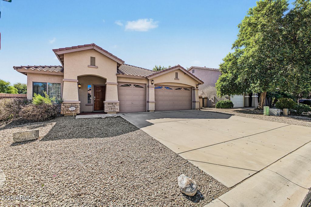 977 E CHELSEA Drive, San Tan Valley, AZ 85140 — photo 2
