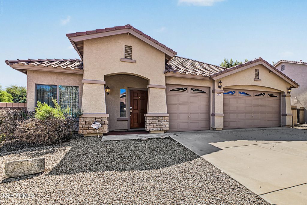 977 E CHELSEA Drive, San Tan Valley, AZ 85140 — photo 3