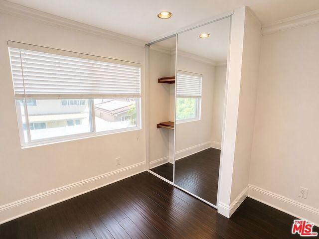 18113 Bromley Street, Los Angeles, CA 91356