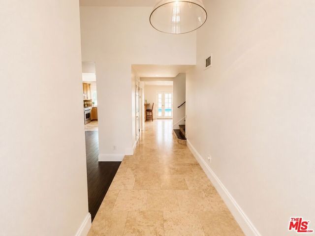 18113 Bromley Street, Los Angeles, CA 91356