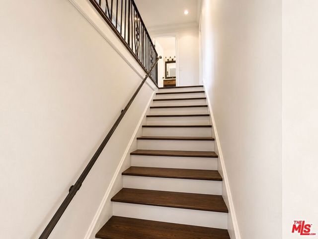 18113 Bromley Street, Los Angeles, CA 91356