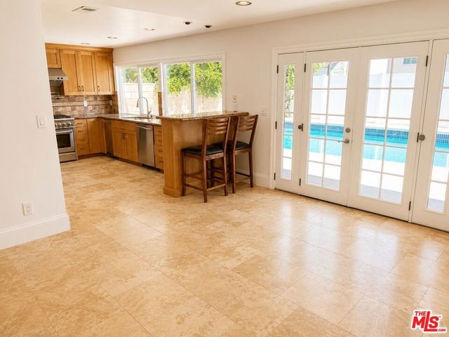 18113 Bromley Street, Los Angeles, CA 91356